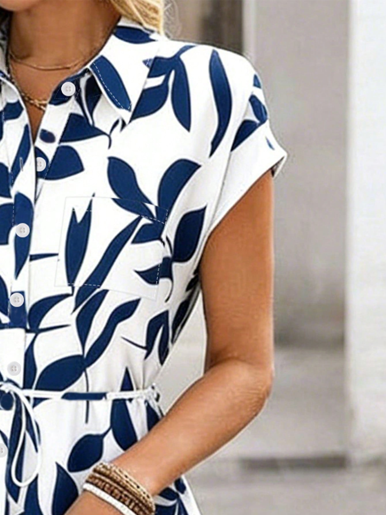 What Is Women's Business Casual Clothing? 